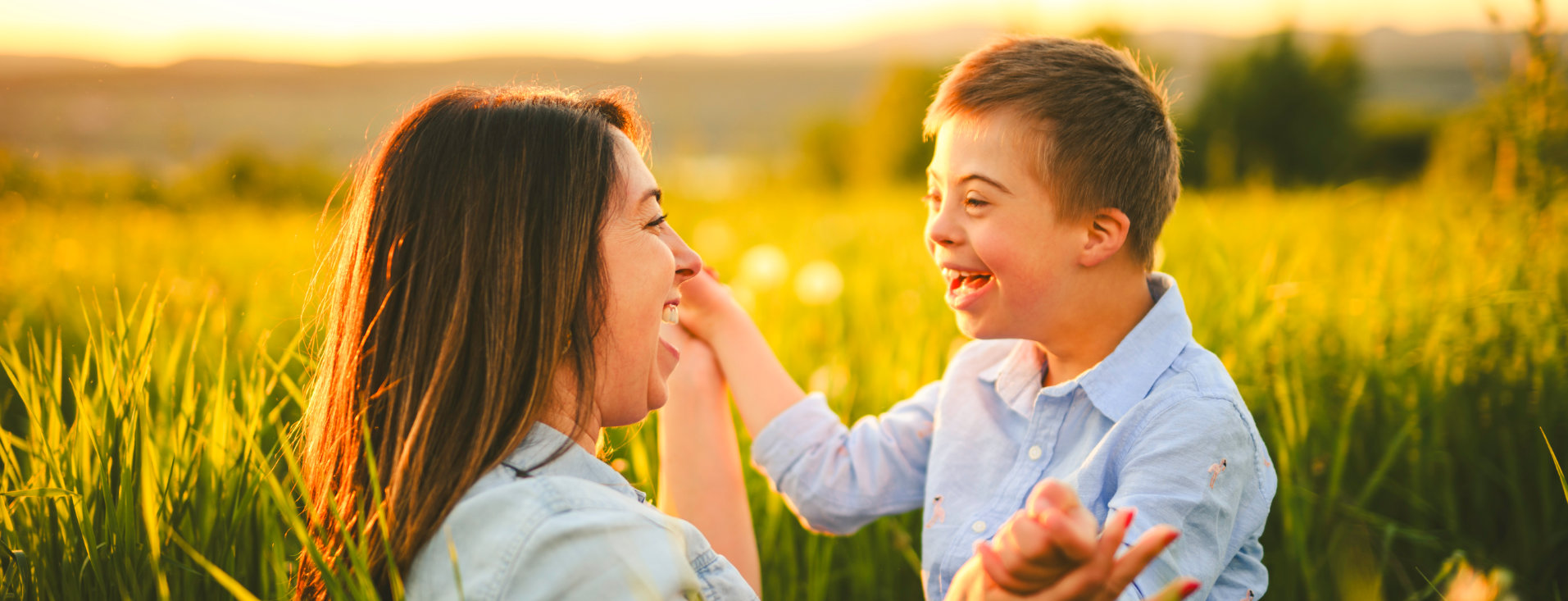 Une mère avec son enfant T21